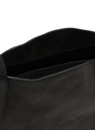 细节 - 点击放大 - ANN DEMEULEMEESTER - Small Henna Grained Leather Shoulder Bag