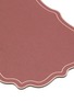 细节 –点击放大 - PLUMERIA HOME - Scalloped Frames Placemat — Brick/Pink