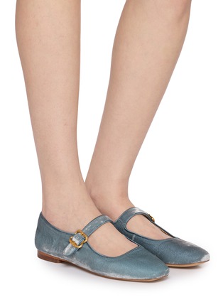 模特儿示范图 - 点击放大 - SAM EDELMAN - Michaela Silk Velvet Mary Jane Flats