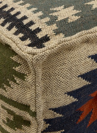 细节 –点击放大 - CHEHOMA - Kilim Pouffe — Summer