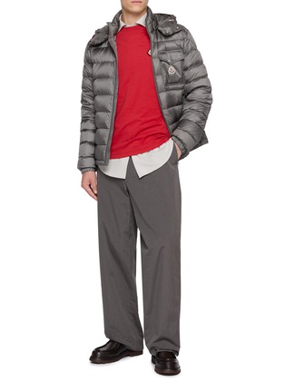 模特儿示范图 - 点击放大 - MONCLER - 可拆卸连帽轻薄羽绒夹克