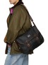 模特儿示范图 - 点击放大 - BARBOUR - x A.P.C. Wax Tarras Bag