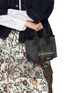 模特儿示范图 - 点击放大 - SACAI - Small Pocket Tote Bag