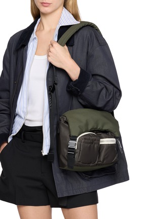 模特儿示范图 - 点击放大 - SACAI - Utilirt Nylon Shoulder Bag