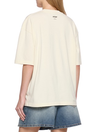 背面 - 点击放大 - MO&CO. - X MOOMIN Graphic T-Shirt