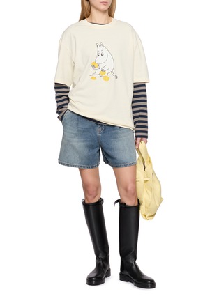 模特儿示范图 - 点击放大 - MO&CO. - X MOOMIN Graphic T-Shirt