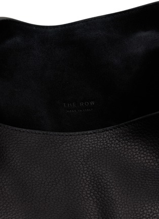 细节 - 点击放大 - THE ROW - IAN 皮革单肩包