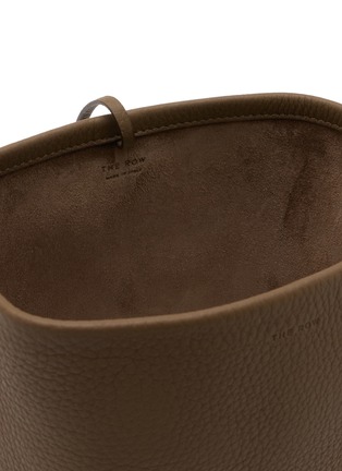 细节 - 点击放大 - THE ROW - Small N/S Park Leather Tote Bag
