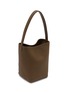 模特儿示范图 - 点击放大 - THE ROW - Small N/S Park Leather Tote Bag