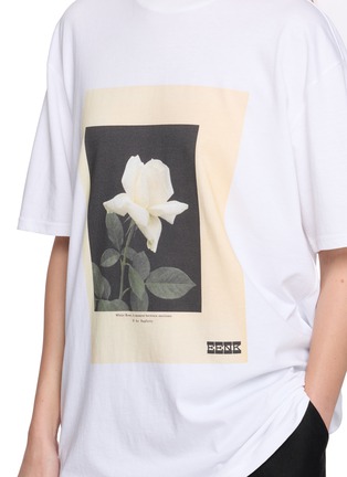  - EENK - 印花短袖 T 恤