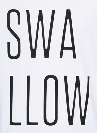 细节 - 点击放大 - MC Q - SWALLOW印花纯棉T恤