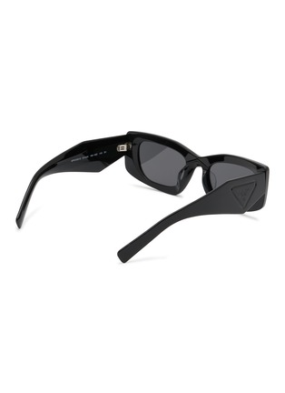 模特儿示范图 - 点击放大 - PRADA - Acetate Rectangular Sunglasses