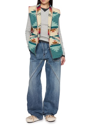 模特儿示范图 - 点击放大 - MAISON BADIGO - Aztec Gilet