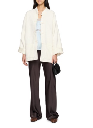 模特儿示范图 - 点击放大 - EQUIL - Reversible Button Front Tweed Shirt