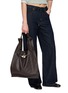 模特儿示范图 - 点击放大 - BEAUTIFUL PEOPLE - Extra Large Bandage Handle Shrink Leather Market Bag