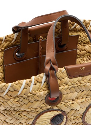 细节 - 点击放大 - ANYA HINDMARCH - Small Paper Eyes Seagrass Leather Basket Bag