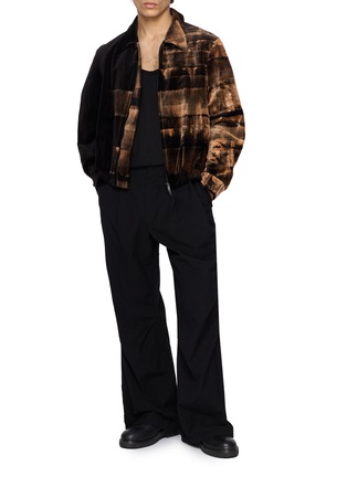 模特儿示范图 - 点击放大 - TAAKK - Gradient Zip-Up Velvet Jacket