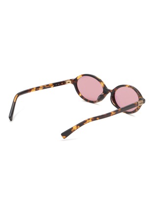 模特儿示范图 - 点击放大 - MIU MIU - Breaking The Rules Oval Sunglasses