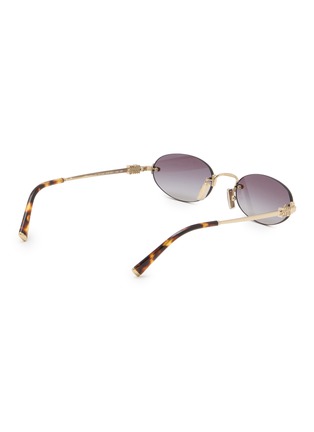 模特儿示范图 - 点击放大 - MIU MIU - Main Collection Oval Sunglasses