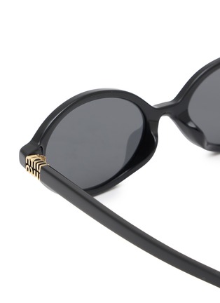 细节 - 点击放大 - MIU MIU - Breaking The Rules Oval Sunglasses