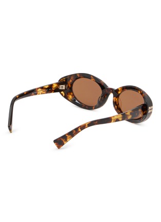 模特儿示范图 - 点击放大 - MIU MIU - Main Collection Oval Sunglasses