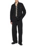 模特儿示范图 - 点击放大 - BARRIE - Cashmere Cotton Denim Overshirt