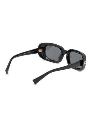 模特儿示范图 - 点击放大 - MIU MIU - Main Collection Rectangle Sunglasses