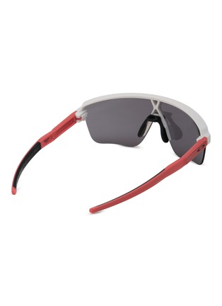 模特儿示范图 - 点击放大 - OAKLEY - Corridor SQ Velocity Collection Prizm™ Sunglasses