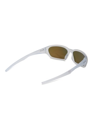 模特儿示范图 - 点击放大 - OAKLEY - Terraforma Prizm™ Sunglasses