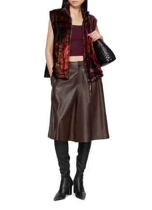 模特儿示范图 - 点击放大 - BOKJA - Velvet Puffer Gilet