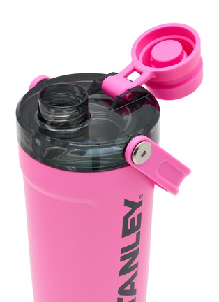 细节 –点击放大 - STANLEY - The Vitalize™ Shaker Bottle 20oz — Hot Pink
