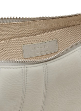 细节 - 点击放大 - LEMAIRE - Medium Croissant Leather Bag