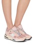 模特儿示范图 - 点击放大 - NEW BALANCE - 991v2 Low Top Unisex Sneakers