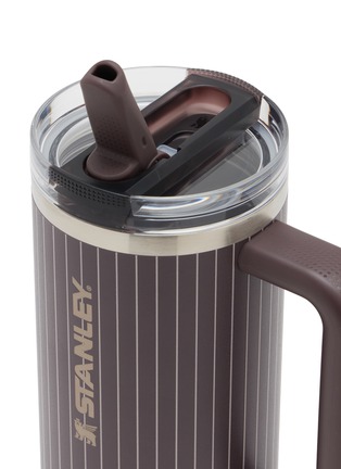 细节 –点击放大 - STANLEY - The Quencher ProTour™ Flip Straw Lid Tumbler 30oz — Fig Pinstripe
