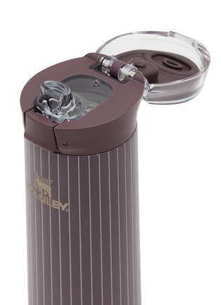细节 –点击放大 - STANLEY - The Flowstate™ Spring Bottle 20oz — Fig Pinstripe