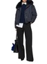 模特儿示范图 - 点击放大 - YVES SALOMON - Fox Fur Removable Gloves Puffer Jacket