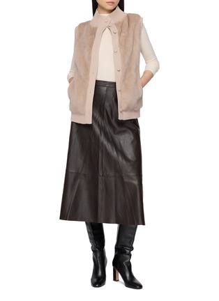 模特儿示范图 - 点击放大 - YVES SALOMON - Flared Leather Midi Skirt