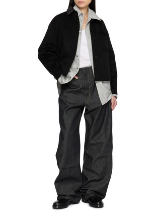 模特儿示范图 - 点击放大 - YVES SALOMON - Contrast Collar Button Up Jacket