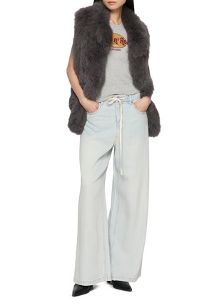 模特儿示范图 - 点击放大 - YVES SALOMON - Fox Fur Vest