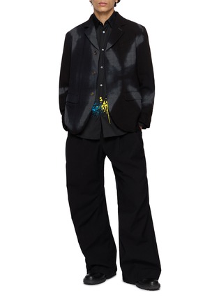 模特儿示范图 - 点击放大 - COMME DES GARÇONS SHIRT - Paint Splatter Hem Cotton Poplin Shirt