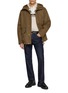 模特儿示范图 - 点击放大 - LEVI'S - Blue Tab Pencil Slim Dark Wash Jeans
