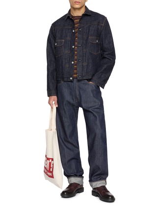 模特儿示范图 - 点击放大 - LEVI'S - 1966 Organic Rigid Dark Wash Jeans