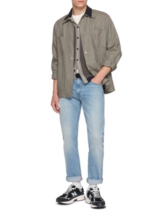模特儿示范图 - 点击放大 - LEVI'S - Blue Tab 511 Medium Wash Jeans