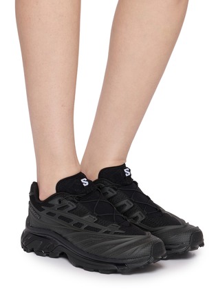 模特儿示范图 - 点击放大 - SALOMON - XT-EVO Lace Up Unisex Sneakers