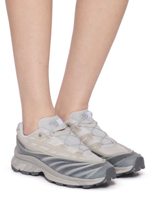 模特儿示范图 - 点击放大 - SALOMON - XT-EVO Lace Up Unisex Sneakers