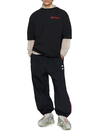 模特儿示范图 - 点击放大 - ADIDAS - X Willy Chavarria Atelier Graphic Cotton T-Shirt