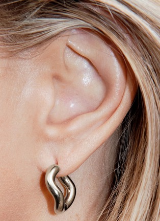 细节 - 点击放大 - CHARLOTTE CHESNAIS - Wave Sterling Silver Earrings