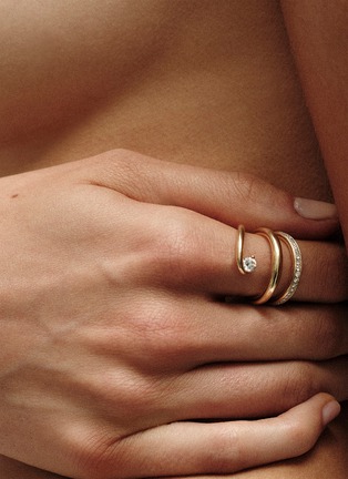  - CHARLOTTE CHESNAIS - Double Serti Sculpté 18K Gold Diamond Ring — EU 51