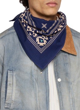 模特儿示范图 - 点击放大 - FORTELA - Thunderbird Printed Cotton Bandana