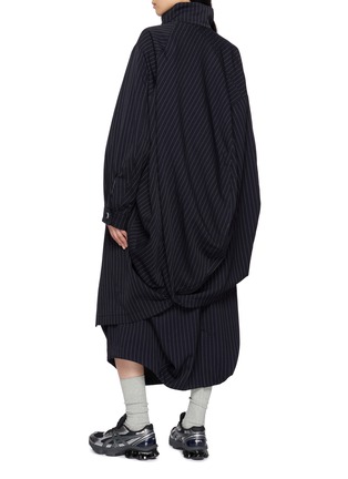 背面 - 点击放大 - ANREALAGE - Ball Pinstripe Stand Collar Coat
